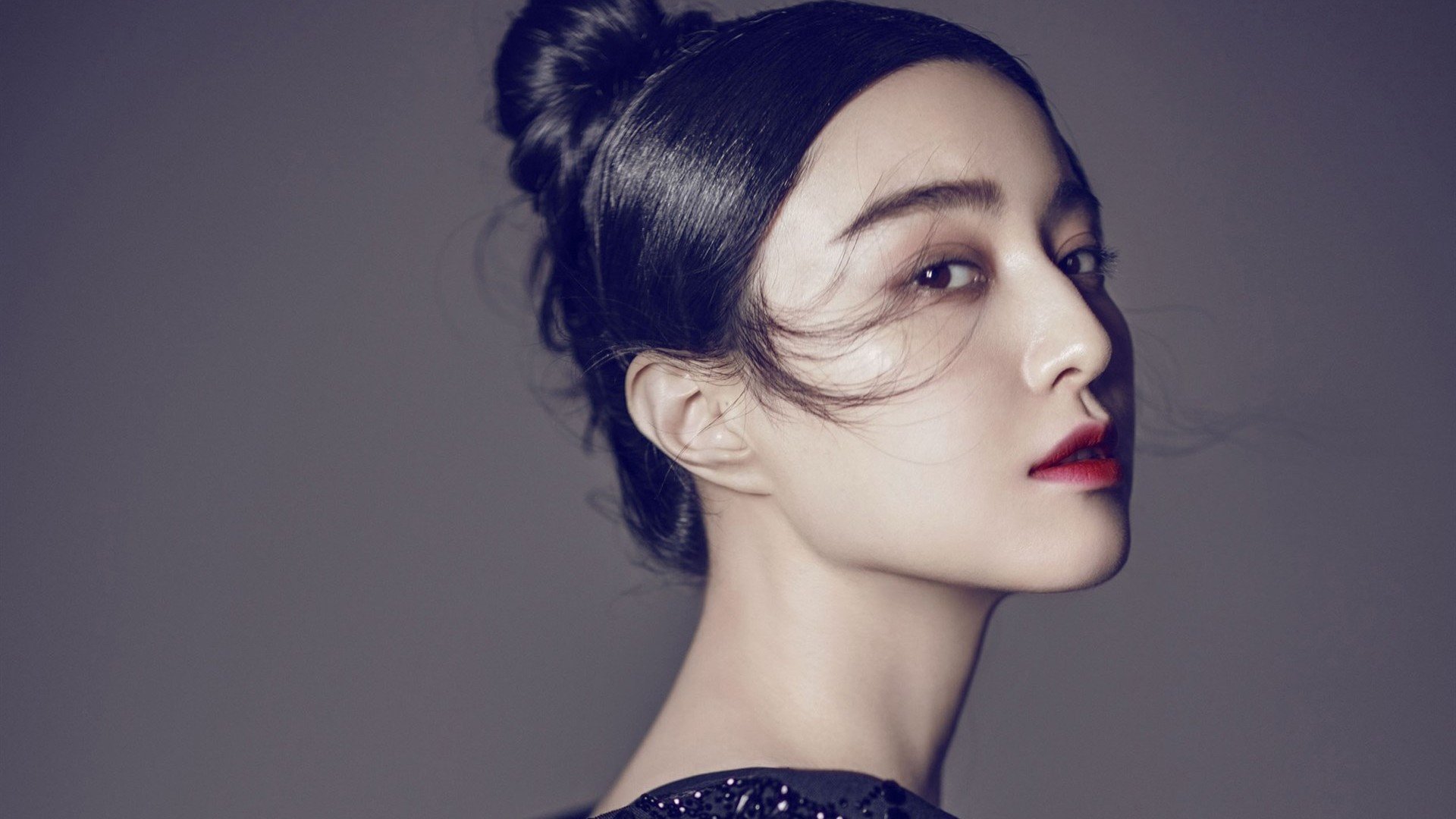 华体会-极速与绝杀，英格拉姆在F1引擎轰鸣中展现巨星光芒  第2张